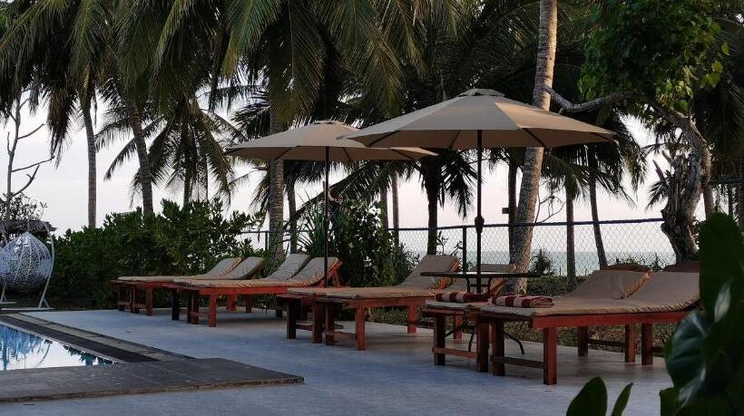 豪华海景房带阳台, Endlessblue Resort Kalametiya