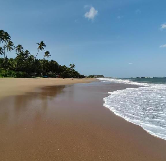 豪华海景房带阳台, Endlessblue Resort Kalametiya