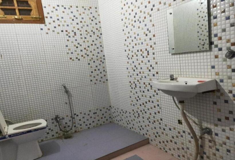 Triple Classic Room, Oyo Flagship Gaurav Inn