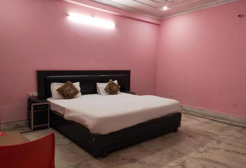 Triple Classic Room, Oyo Flagship Gaurav Inn