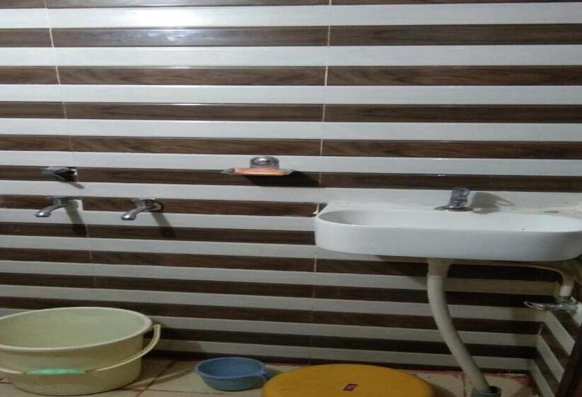 Трехместный Номер Классика, Oyo Shri Veni Madhav