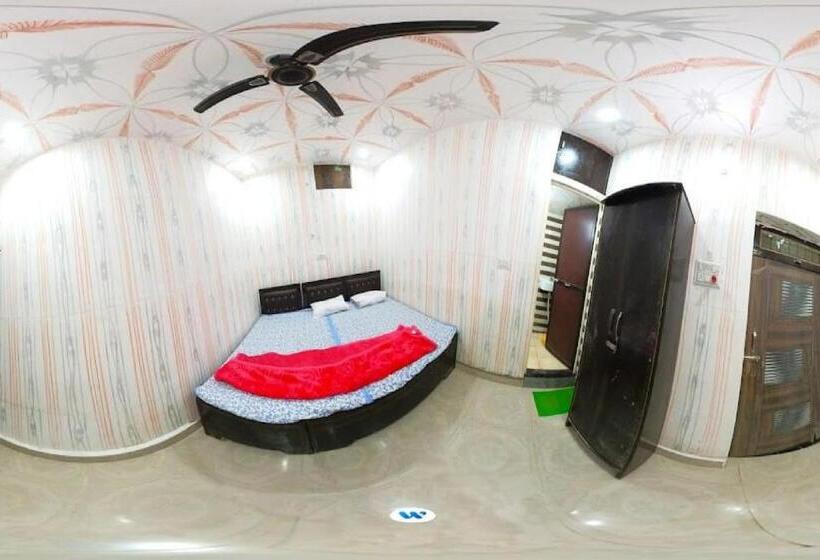 Трехместный Номер Классика, Oyo Shri Veni Madhav