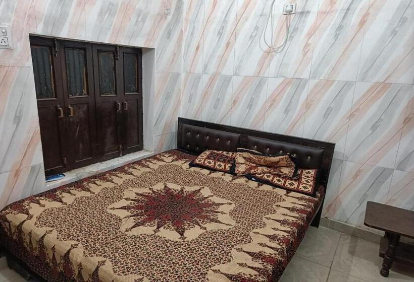 Трехместный Номер Классика, Oyo Shri Veni Madhav