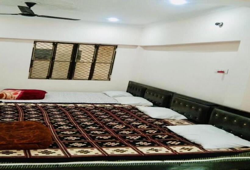 Трехместный Номер Классика, Oyo Shri Veni Madhav