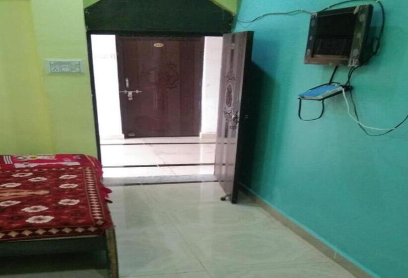 Трехместный Номер Классика, Oyo Shri Veni Madhav