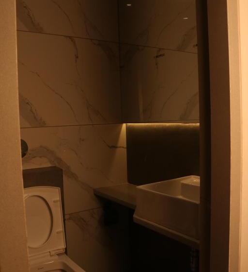 غرفة أساسية, Park Side