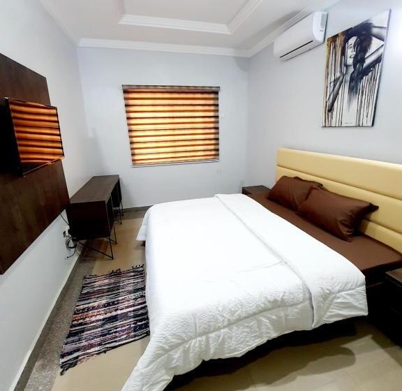 带1个卧室的带阳台的公寓, Kay S Ville Apartment