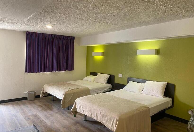 Семейный Номер Deluxe, Motel 9