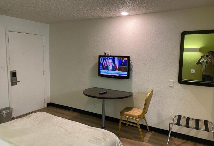 Номер Economy Индивидуальный, Motel 9