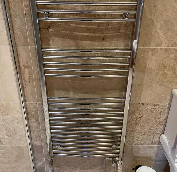 スタンダードトリプルルーム, Brackfield House