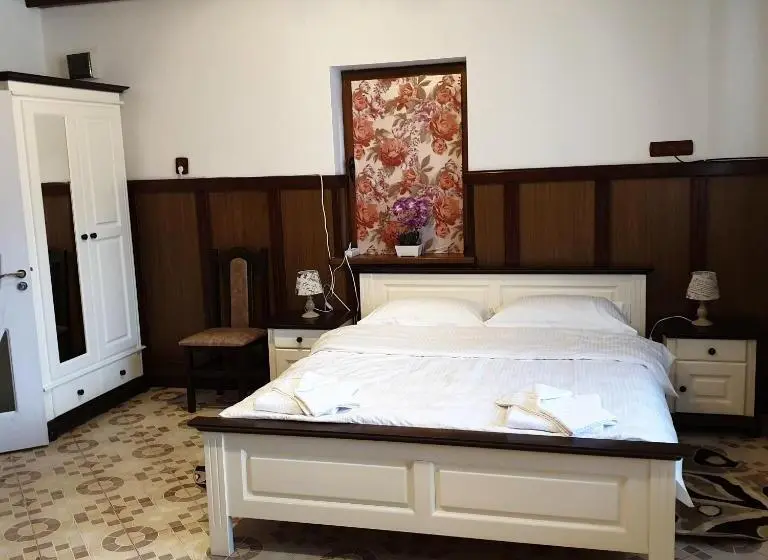 اتاق سوپریور, Casa Poenaru