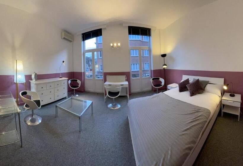 חדר סטנדרט לשלושה, Le Village D Ezra