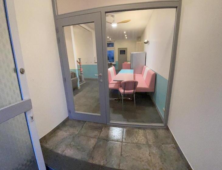 חדר סטנדרט לשלושה עם חדר אמבטיה משוף, Le Village D Ezra