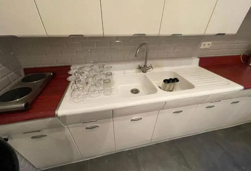 اتاق استاندارد با سرویس بهداشتی مشترک, Le Village D Ezra