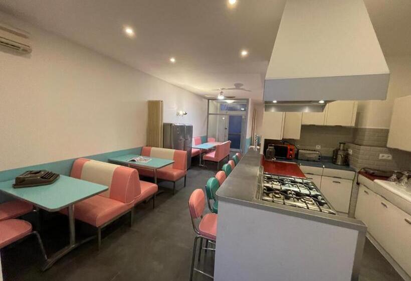 חדר סטנדרט לארבעה, Le Village D Ezra