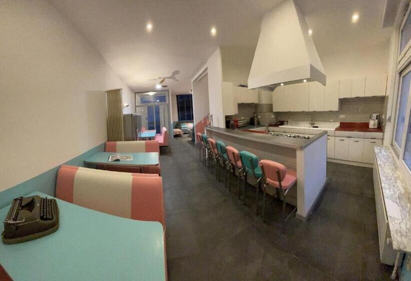 חדר סטנדרט לארבעה, Le Village D Ezra