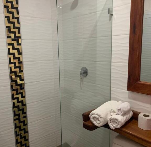 Семейный Номер, Mercedes Restaurant B&b