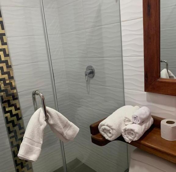 Семейный Номер, Mercedes Restaurant B&b