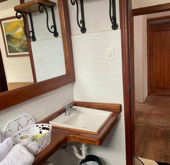 Семейный Номер, Mercedes Restaurant B&b