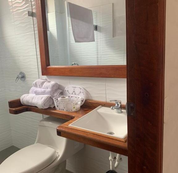 Семейный Номер, Mercedes Restaurant B&b