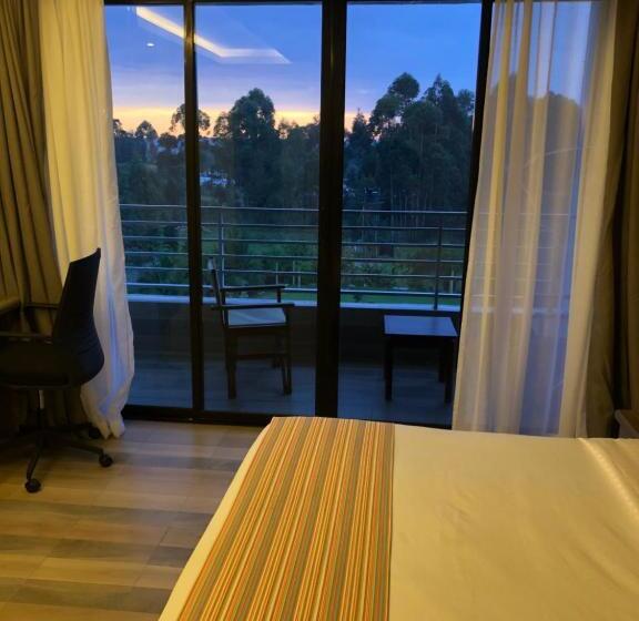 سوییت اجرایی, The Willis Hotel, Bomet