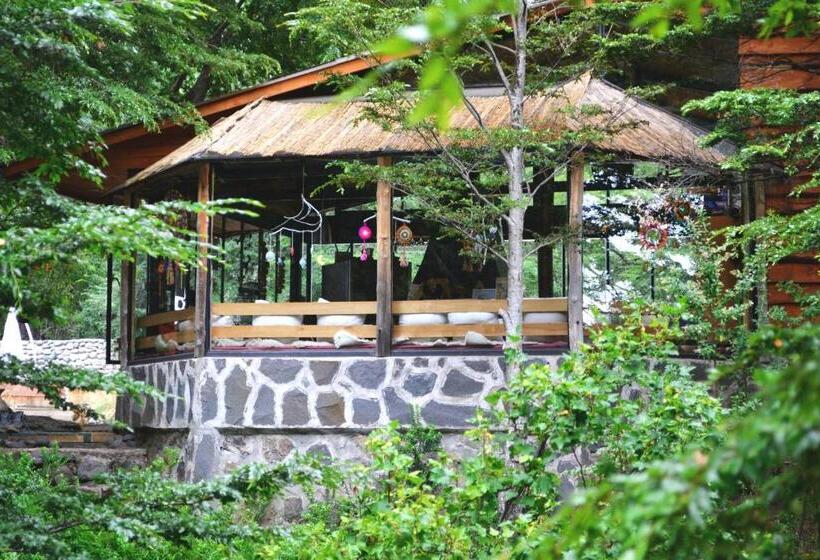 بنگله خانوادگی, Refugio Invernalia