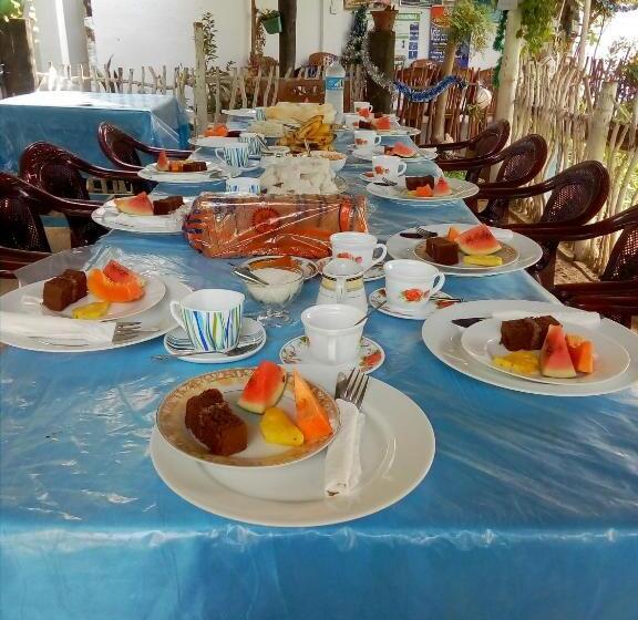 Camera Standard, Moon Light Guest