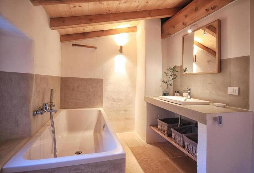 חדר משפחתי דלוקס, Sala Di Tresana