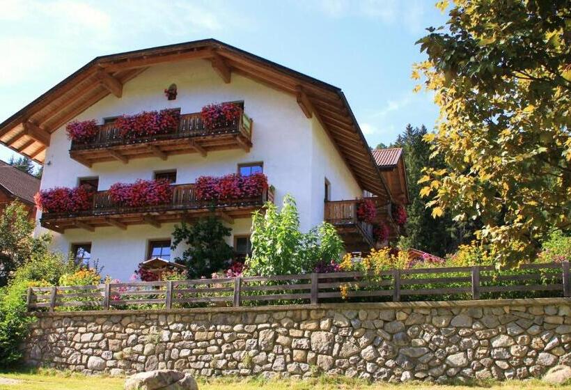 Апартаменты 2 Спальни, Binterhof