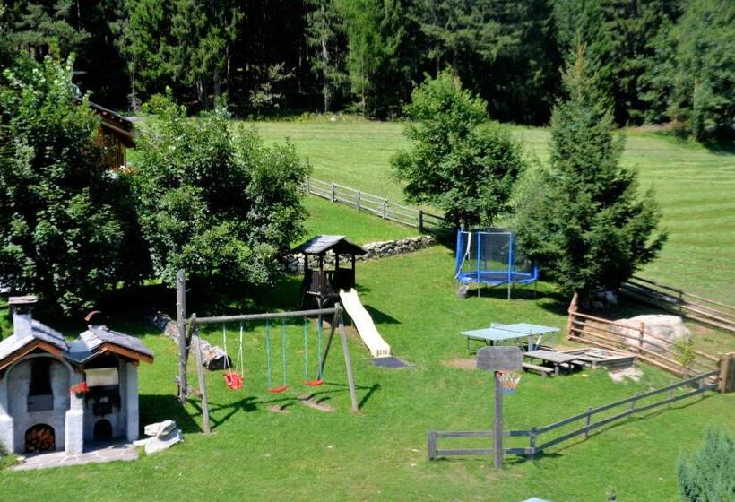 Апартаменты 2 Спальни, Binterhof