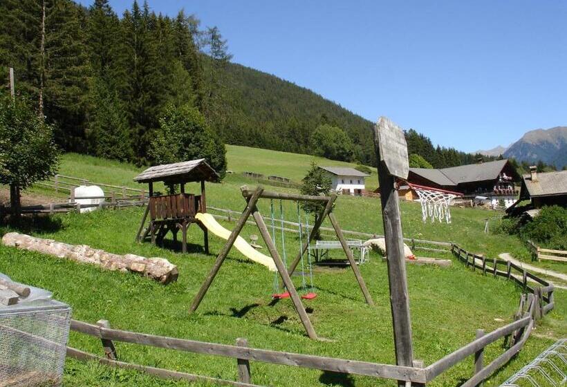 Апартаменты 2 Спальни, Binterhof