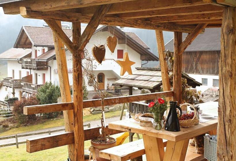 Апартаменты 2 Спальни, Binterhof