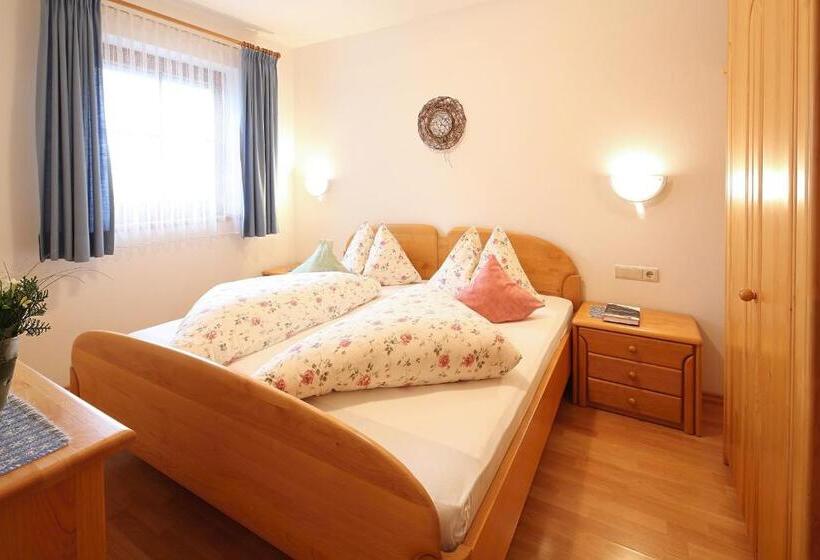 Апартаменты 2 Спальни, Binterhof