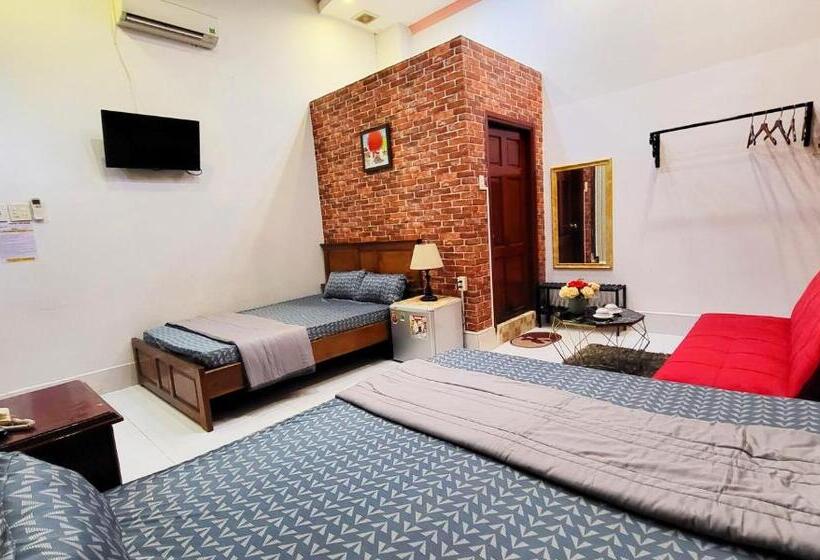 اتاق چهار تخته با دستشویی مشترک, Hoàng Sơn S Home