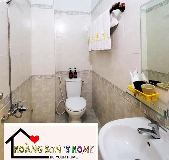 اتاق خانوادگی, Hoàng Sơn S Home