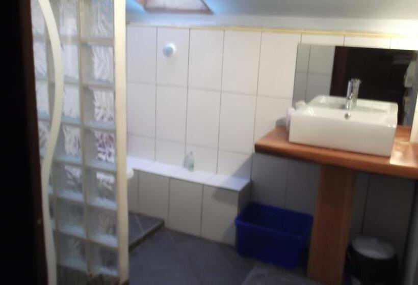 וילה בת 2 חדרי שינה, Le Mas De La Siffleuse