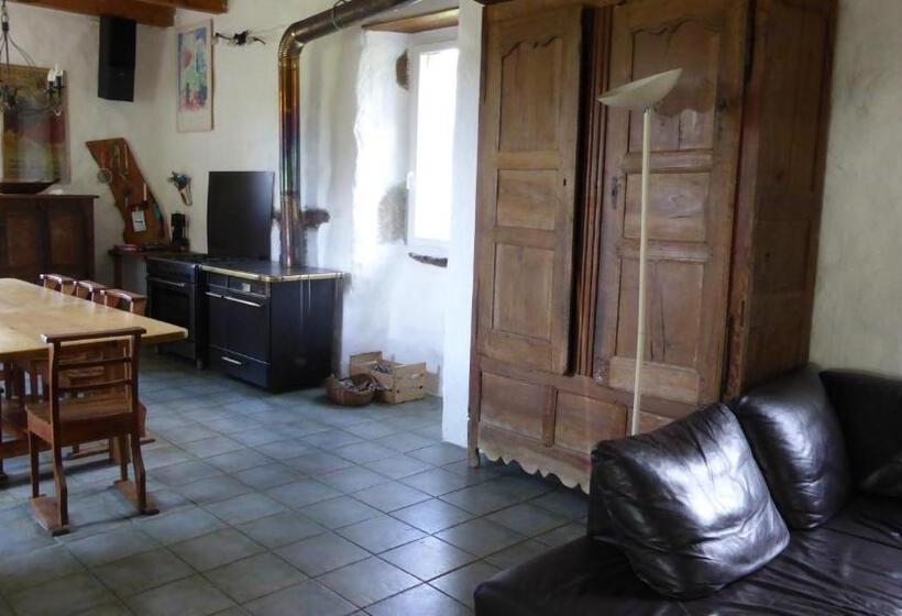 וילה בת 2 חדרי שינה, Le Mas De La Siffleuse