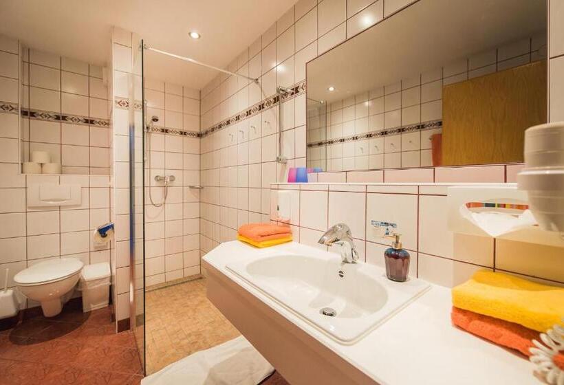 דירת שני חדרים, Mosermandl