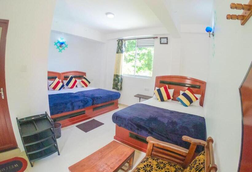 带阳台的三人标准间, Siumi Rest