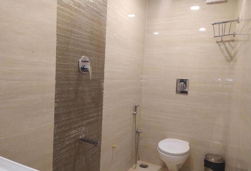 豪华房间, Spago Inn