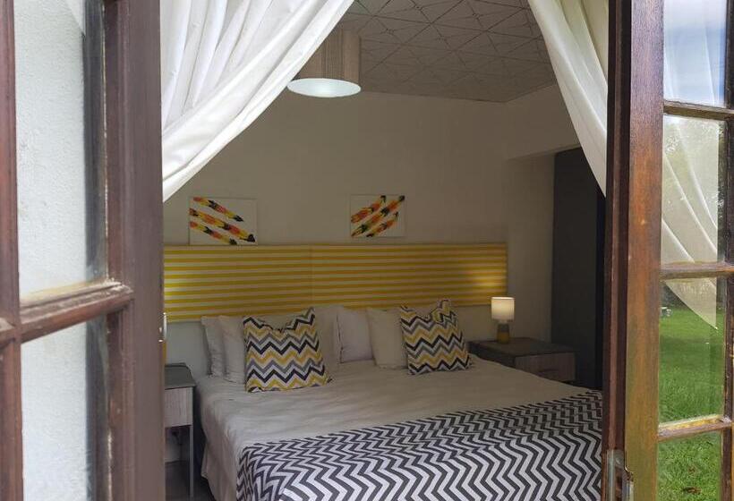 חדר דלוקס נוף לגינה, Jenny S Bed & Breakfast