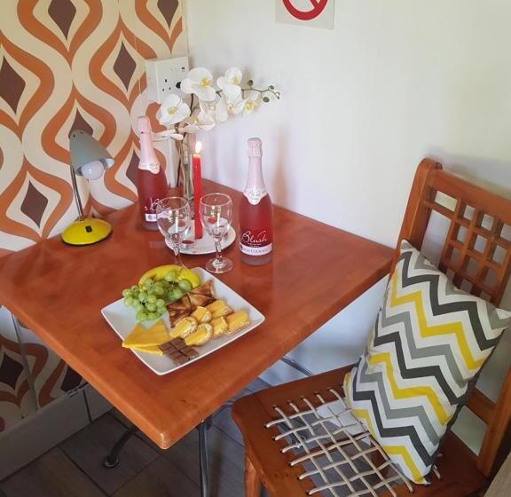 חדר דלוקס נוף לגינה, Jenny S Bed & Breakfast