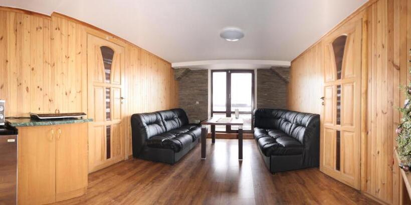 اتاق استاندارد سه نفره, Tranzyt