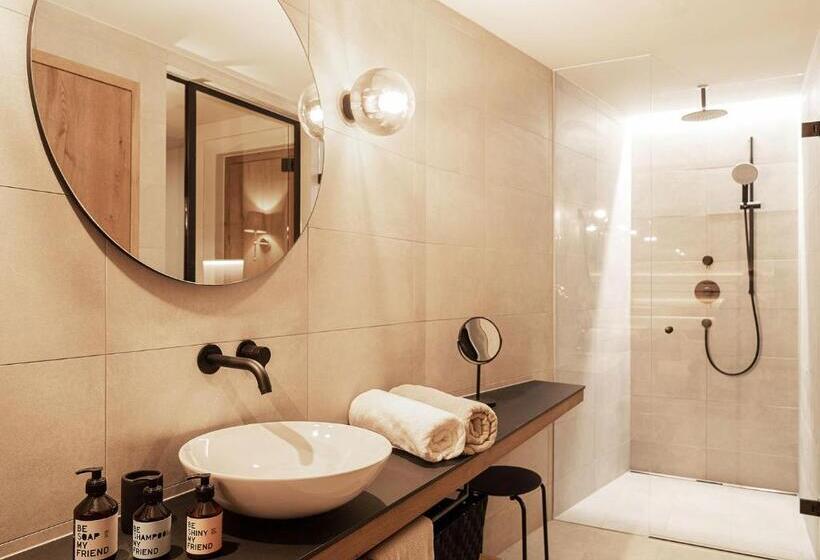 Апартаменты 1 Спальня, Omaela Apartments