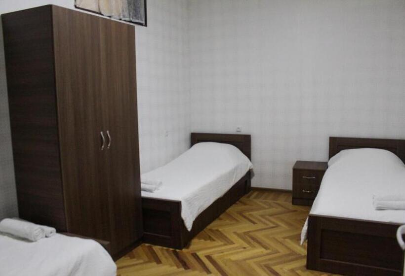 اتاق استاندارد سه نفره, Bagration