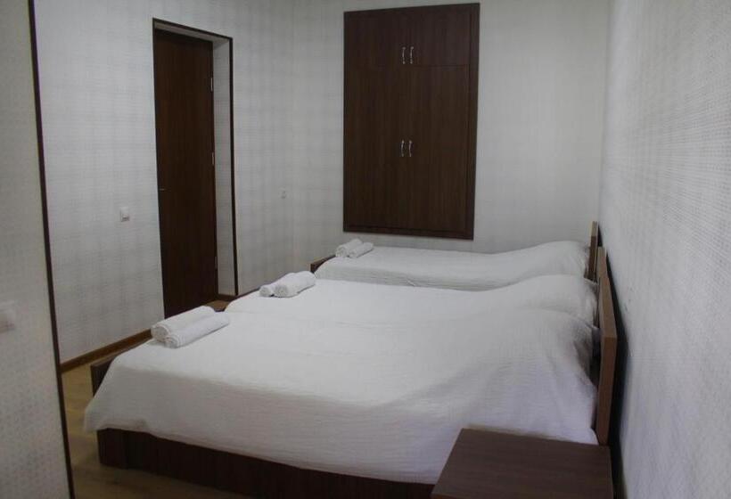 اتاق استاندارد سه نفره, Bagration