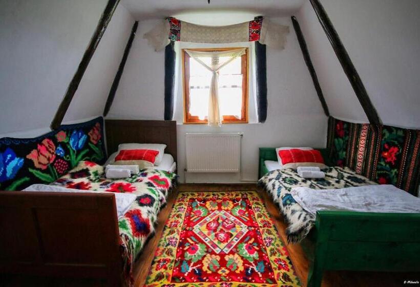 فيلا غرفتين نوم, Complex Tradițional Casa Din Vale