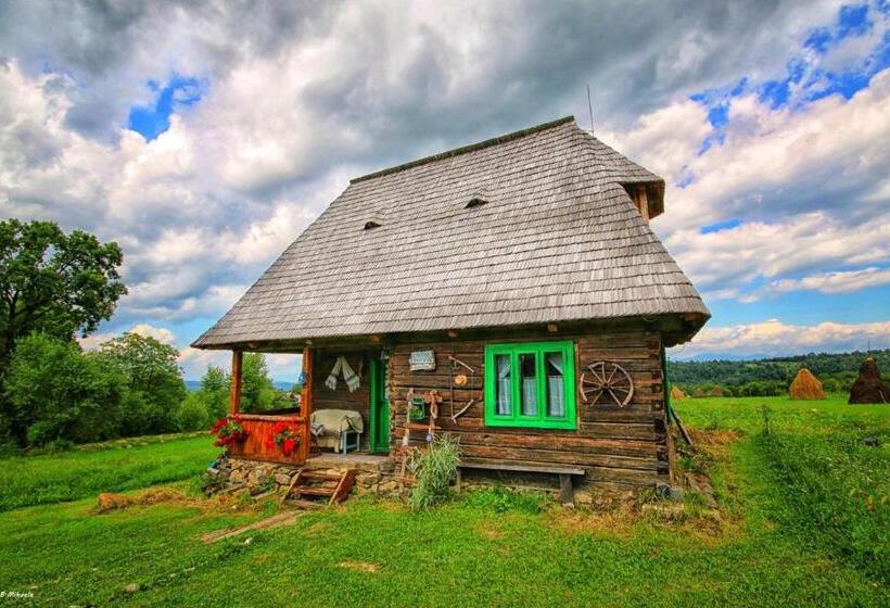 فيلا غرفتين نوم, Complex Tradițional Casa Din Vale