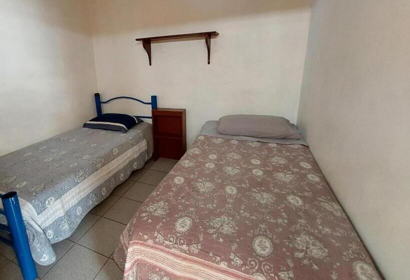 Номер Стандарт Совместная Ванная, Hostal Venecia