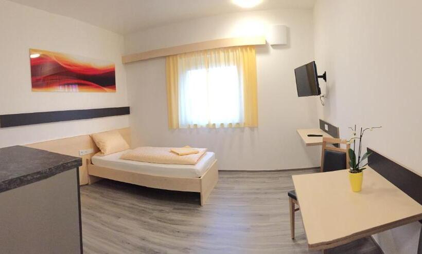 スタンダードシングルルーム, Pension Robi